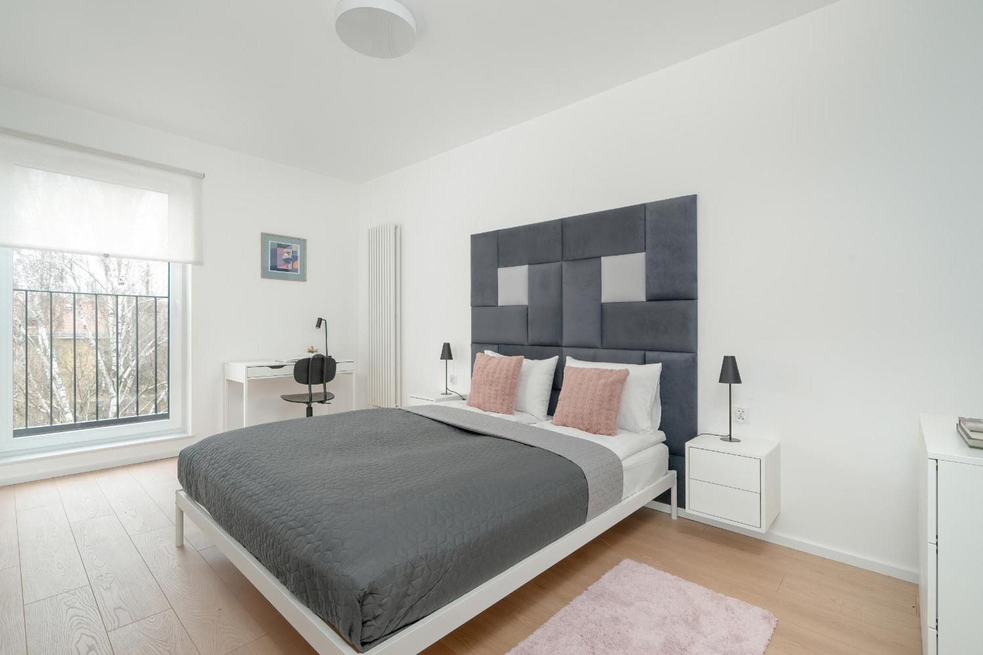 Spacious Apartment With Balcony By Rent Like Home Познань Экстерьер фото
