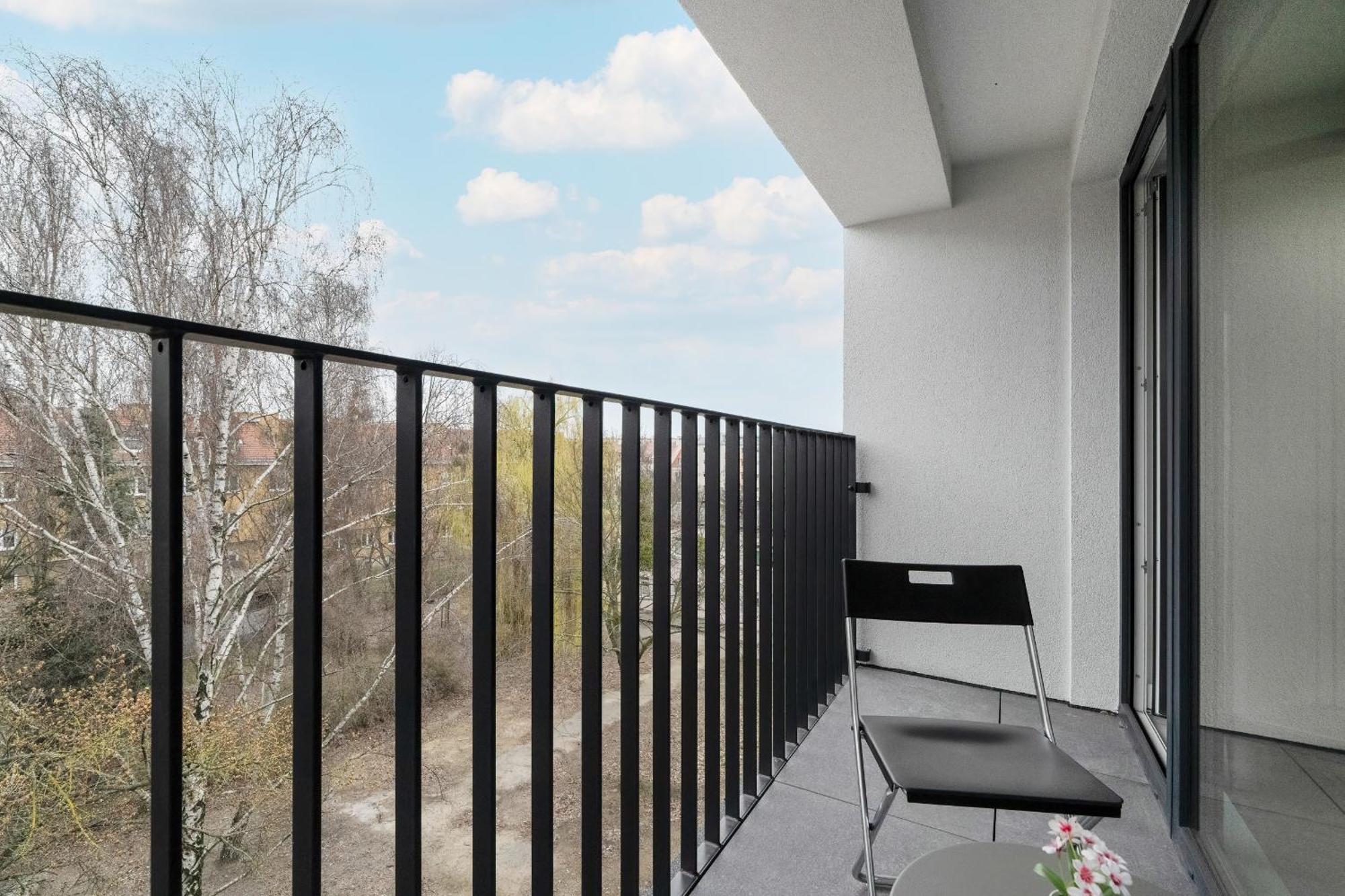 Spacious Apartment With Balcony By Rent Like Home Познань Экстерьер фото